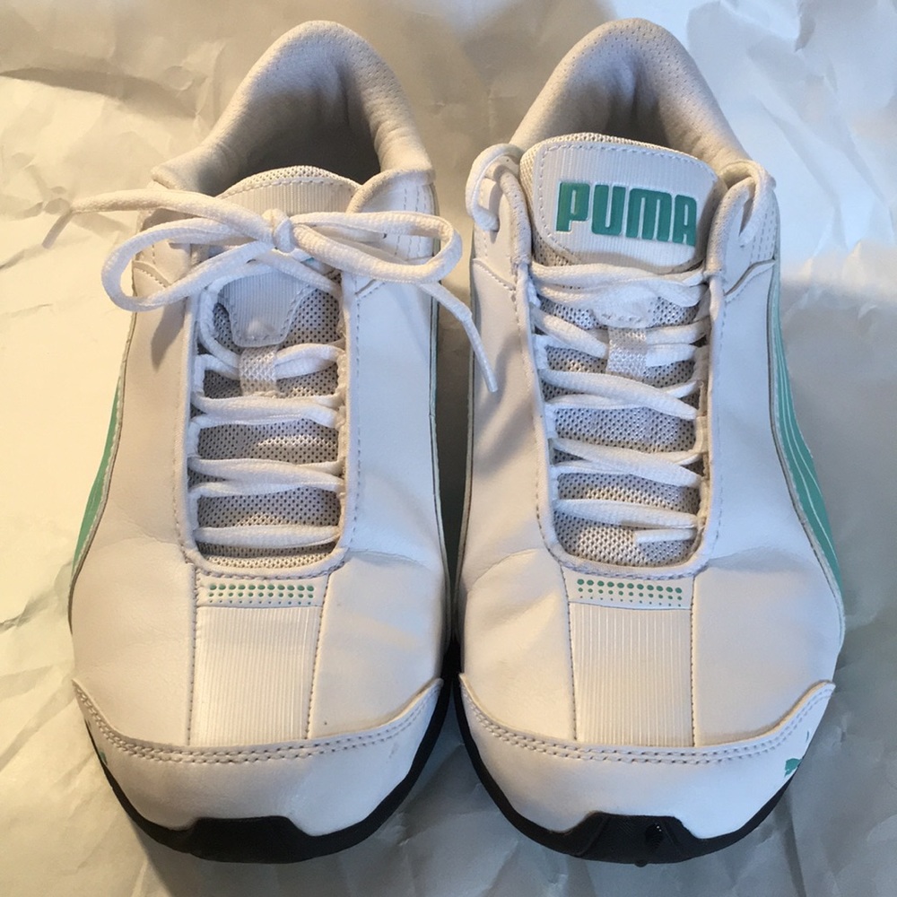 Puma tennis shoe